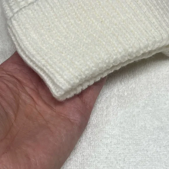 adidas Pom Beanie White NWOT - Picture 9 of 10